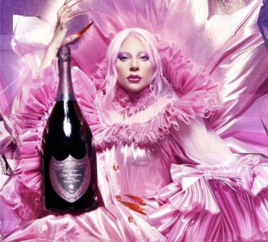 la-chanteuse-et-sa-mere-cynthia-germanotta-ont-fonde-une-association-d-aide-aux-jeunes-photo-er-domperignon-1617894087
